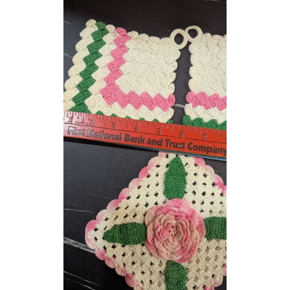 Vintage Hand-Crocheted Potholders Set Of 3 With Loops Pink/Green/White Floral Pa